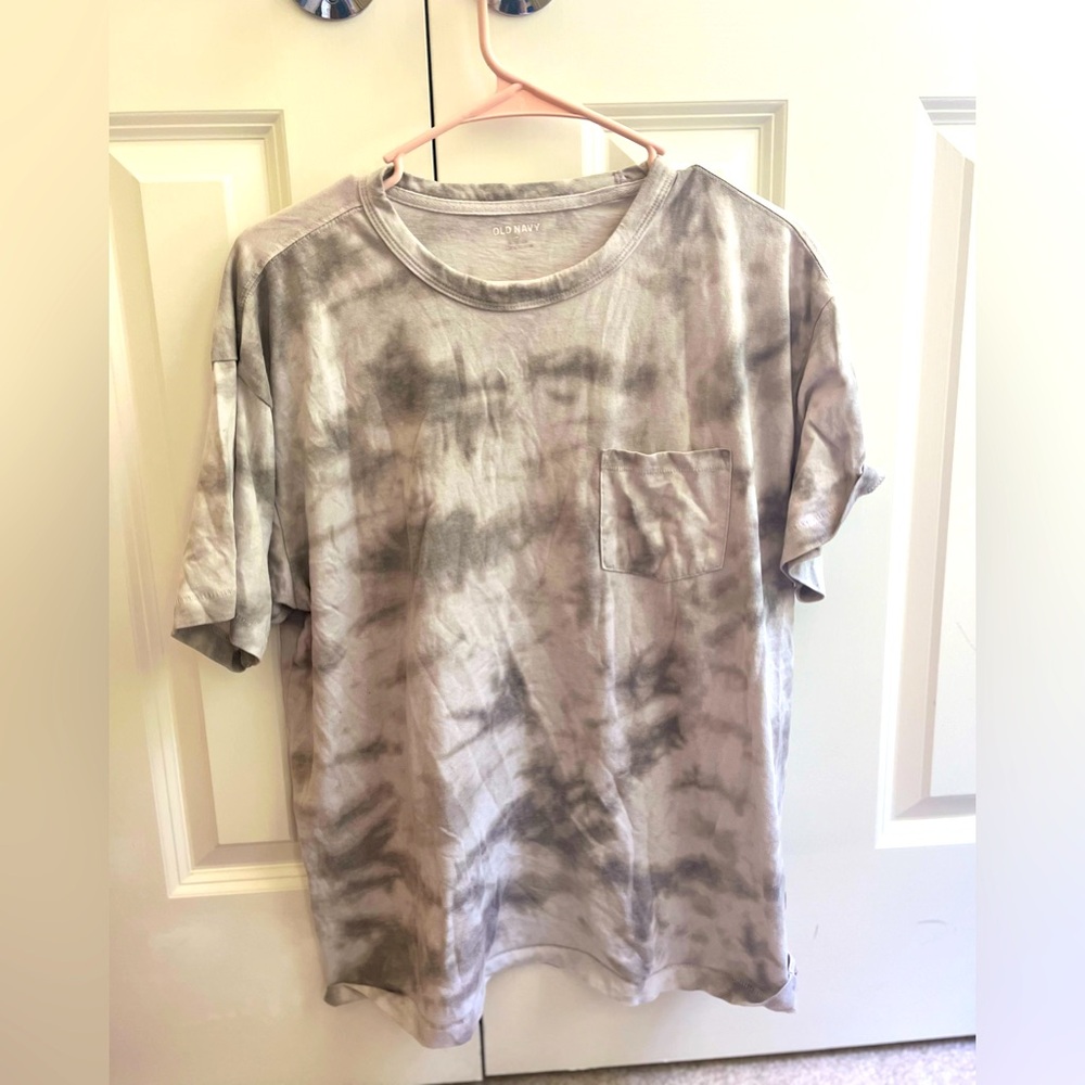 Old Navy tie dye pocket tshirt